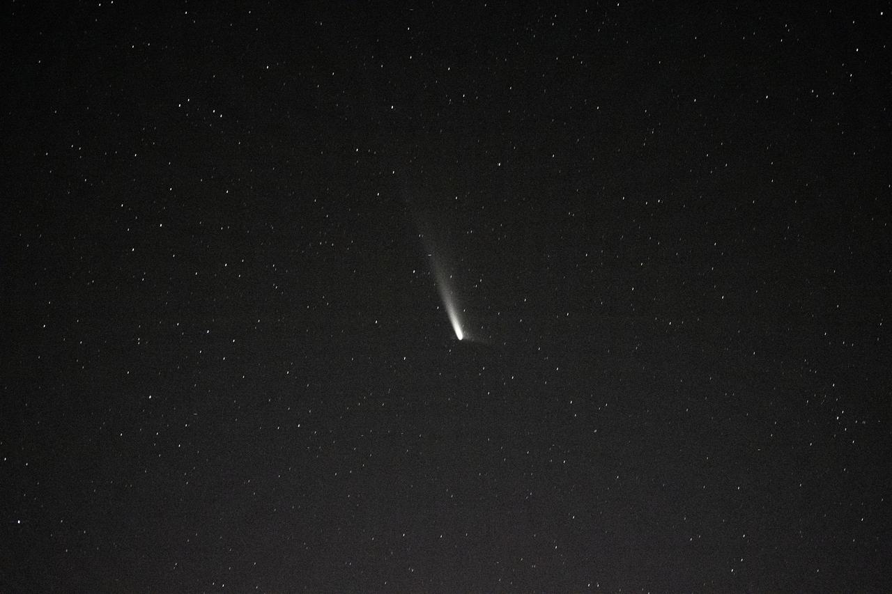 iss071e700487 (Sept. 22, 2024) --- Comet C2023-A3, or Tsuchinshan-ATLAS, was pictured about 99.4 million miles away from Earth by NASA astronaut Matthew Dominick using long-duration photography on a camera programmed for high sensitivity aboard the International Space Station