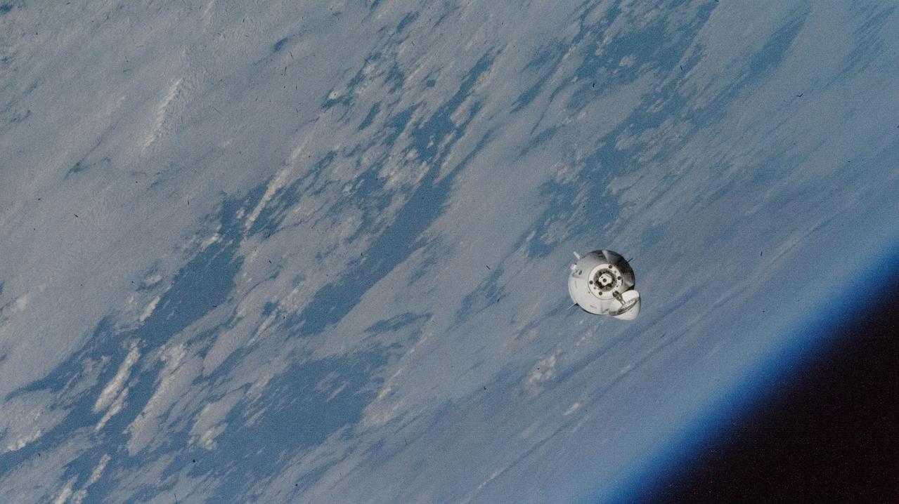 iss072e004108 (Sept. 29, 2024) --- The SpaceX Dragon Freedom spacecraft carrying NASA astronaut Nick Hague and Roscosmos cosmonaut Aleksandr Gorbunov approaches the International Space Station 260 miles above Wabakimi Provincial Park in Ontario, Canada.