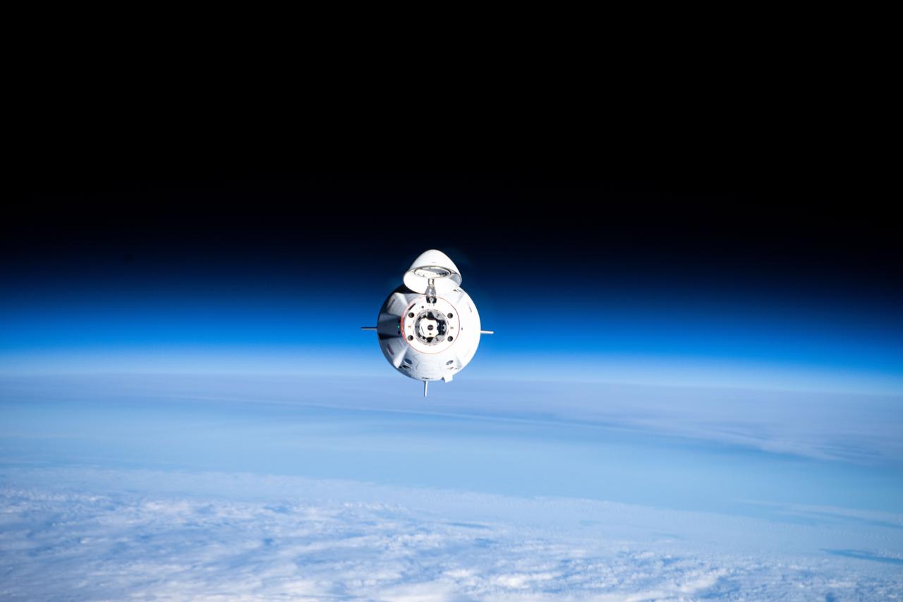 iss072e005702 (Sept. 29, 2024) --- The SpaceX Dragon Freedom spacecraft carrying NASA astronaut Nick Hague and Roscosmos cosmonaut Aleksandr Gorbunov approaches the International Space Station as it orbited 261 miles above Ontario, Canada, near James Bay.