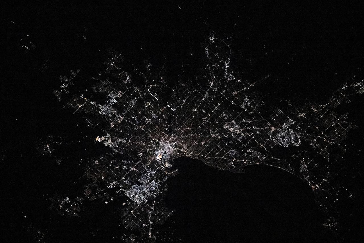 iss072e034554 (Oct. 9, 2024) --- The city lights of Melbourne on Port Phillip in Australia's state of Victoria are pictured from the International Space Station as it orbited 271 miles above.