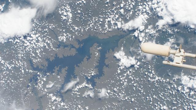 NASA image: Uganda's Lake Kyoga hosts crocodiles, and numerous fish and plant species
