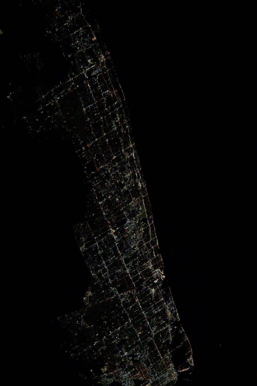iss072e399016 (Dec. 19, 2024) --- The city lights of Florida's southern Atlantic coast, with Miami at the bottom and West Palm Beach at the top, are pictured about 4:07 a.m. local time from the International Space Station as it orbited 256 miles above.