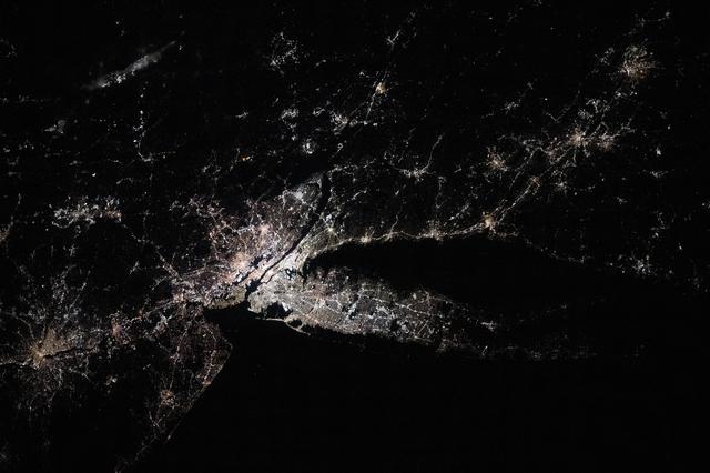 NASA image: The city lghts of the New York/New Jersey metropolitan area