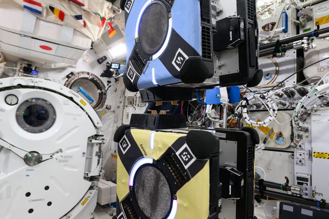 NASA image: iss072e423864