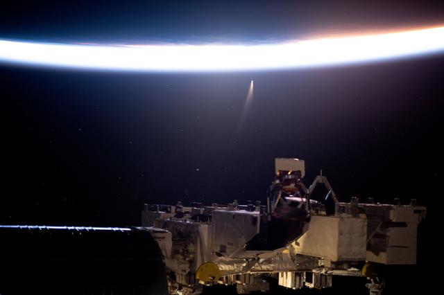 NASA image: Comet C/2024 G3 (ATLAS) seems to be near Earth's horizon