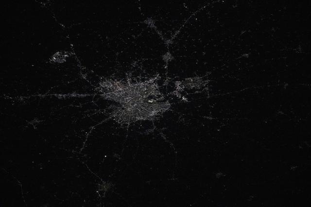 NASA image: Ahmadebad, India—split by the Sabarmati River