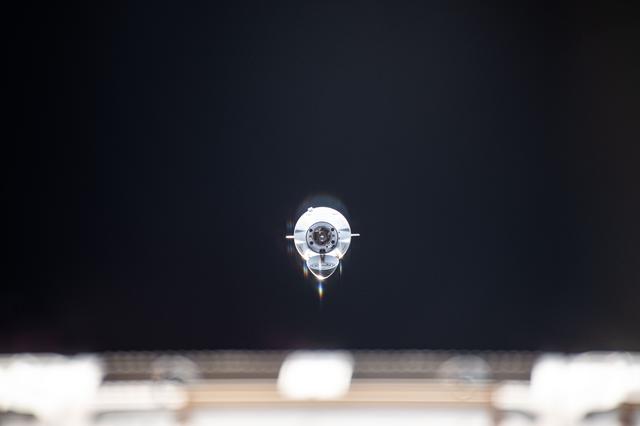 NASA image: The SpaceX Dragon cargo craft approaches the International Space Station