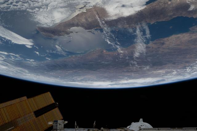 NASA image: The Gulf of California splits the Mexican states of Baja California and Sonora