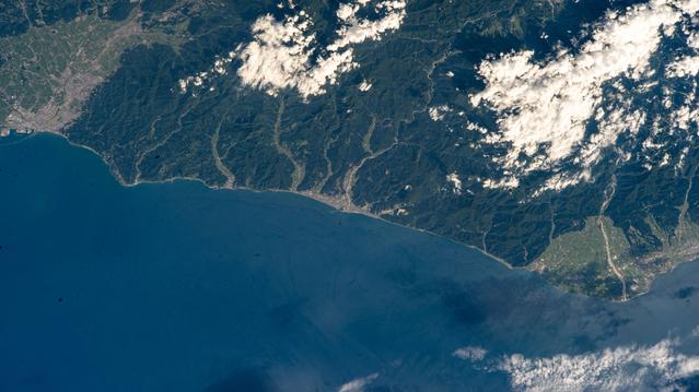 NASA image: Japan's Chūbu region coast on the Sea of Japan