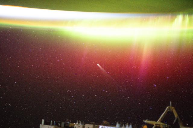 NASA image: Comet Lemmon soars past Earth at a distance of about 57.2 million miles
