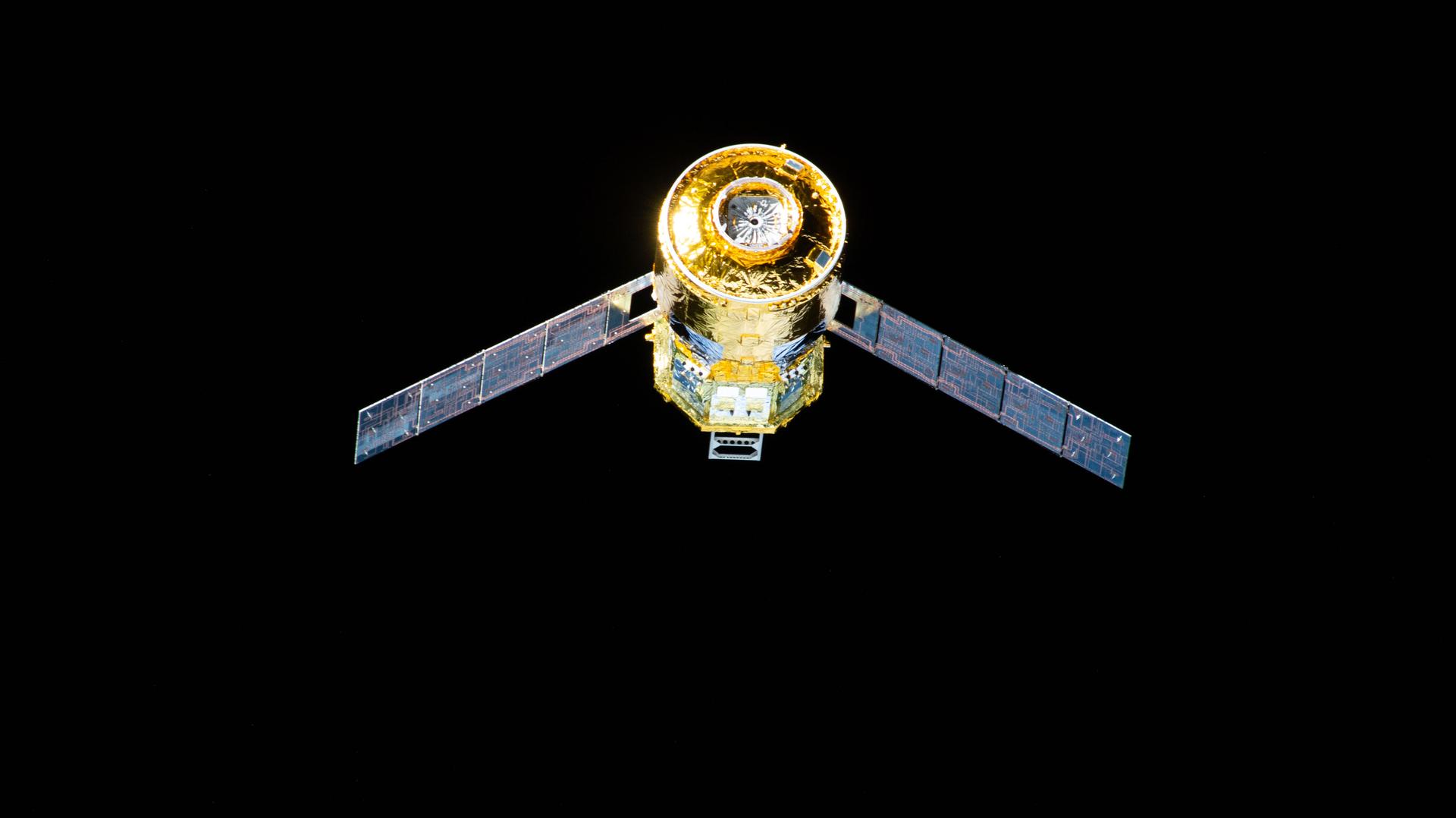 The HTV‑X1 cargo spacecraft from JAXA (Japan Aerospace Exploration Agency) departs the International Space Station after being released by the Canadarm2 robotic arm, completing a four‑month stay attached to the Harmony module. Both spacecraft were soaring 272 miles above the Atlantic Ocean, midway between South America and Africa.