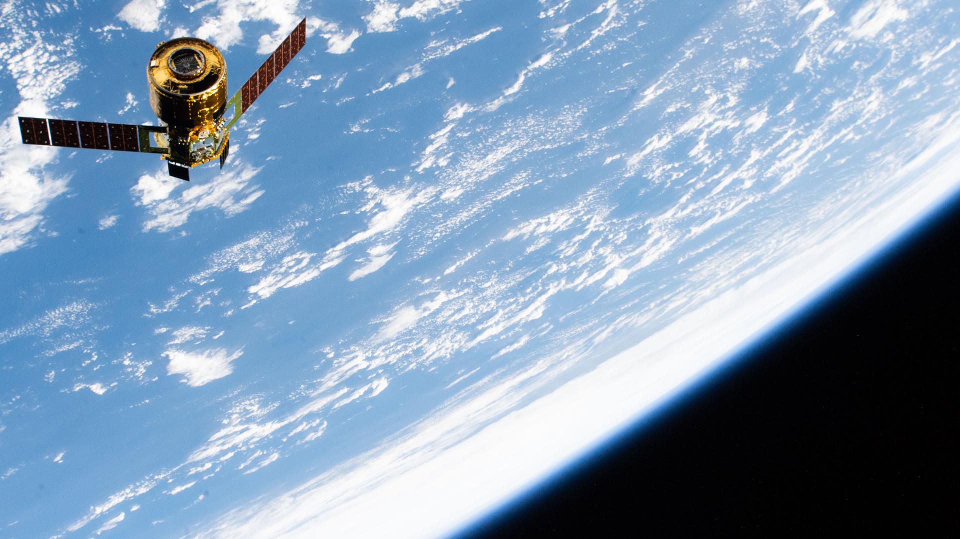 The HTV‑X1 cargo spacecraft from JAXA (Japan Aerospace Exploration Agency) departs the International Space Station after being released by the Canadarm2 robotic arm, completing a four‑month stay attached to the Harmony module. Both spacecraft were soaring 270 miles above the Pacific Ocean, off the coast of Chile on the South American continent.