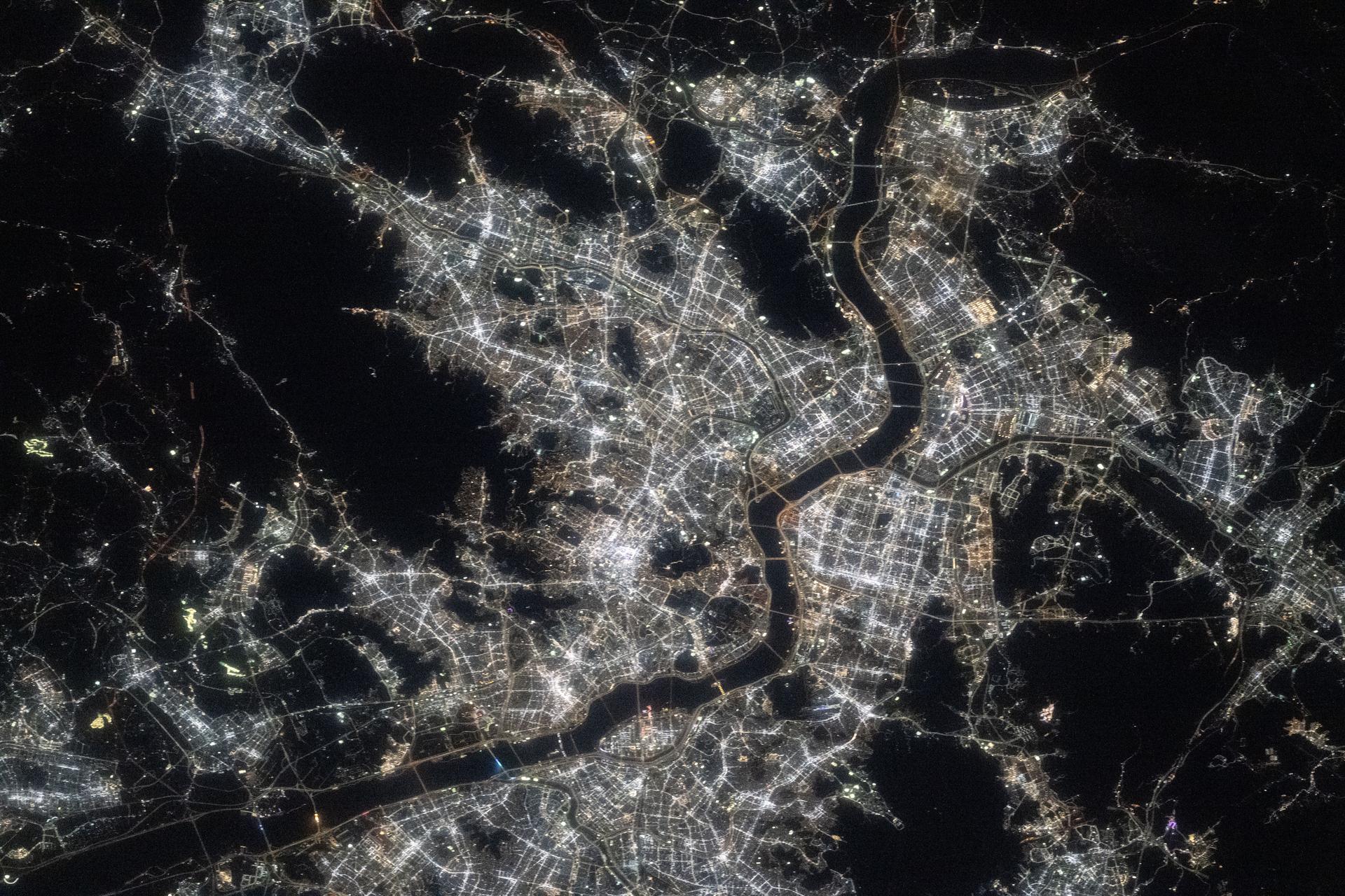 iss074e0417435 (March 27, 2026) ---