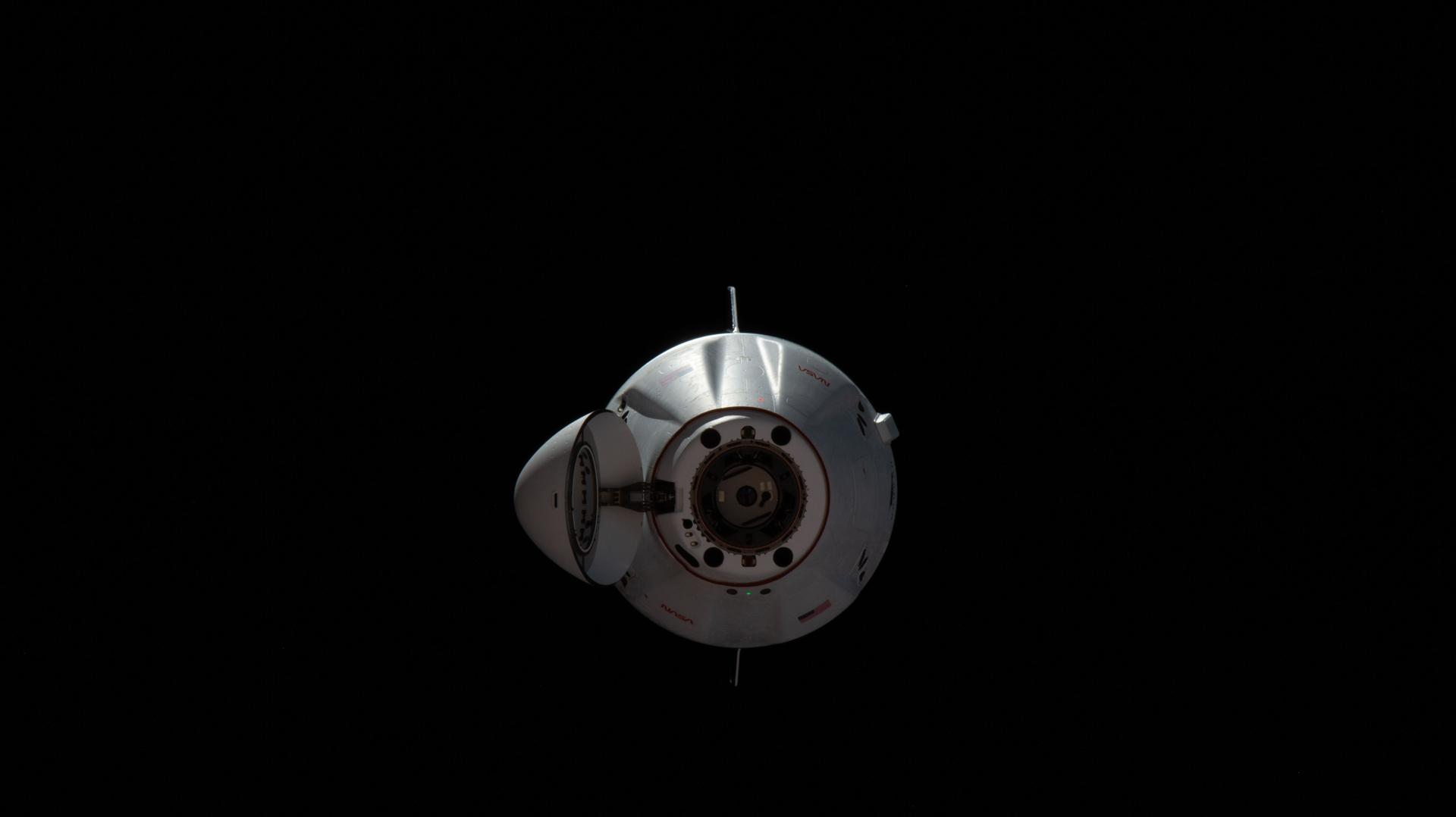 A SpaceX Dragon approaches the International Space Station for a docking