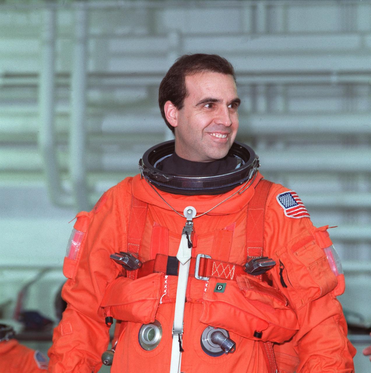 JSC2000-02541 (21 March 2000) ---  Astronaut Richard A. Mastracchio, STS-106 mission specialist, prepares to participate in an emergency bailout  simulation in the Neutral Buoyancy  Laboratory (NBL) at the Sonny Carter Training Center near the Johnson Space  Center (JSC).