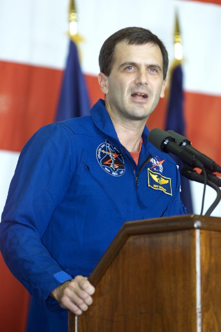 JSC2000-E-27055 (27 October 2000) ---  Astronaut Peter J.K. (Jeff) Wisoff, STS-92 mission specialist, addresses crowd at Ellington Field during crew return ceremonies.