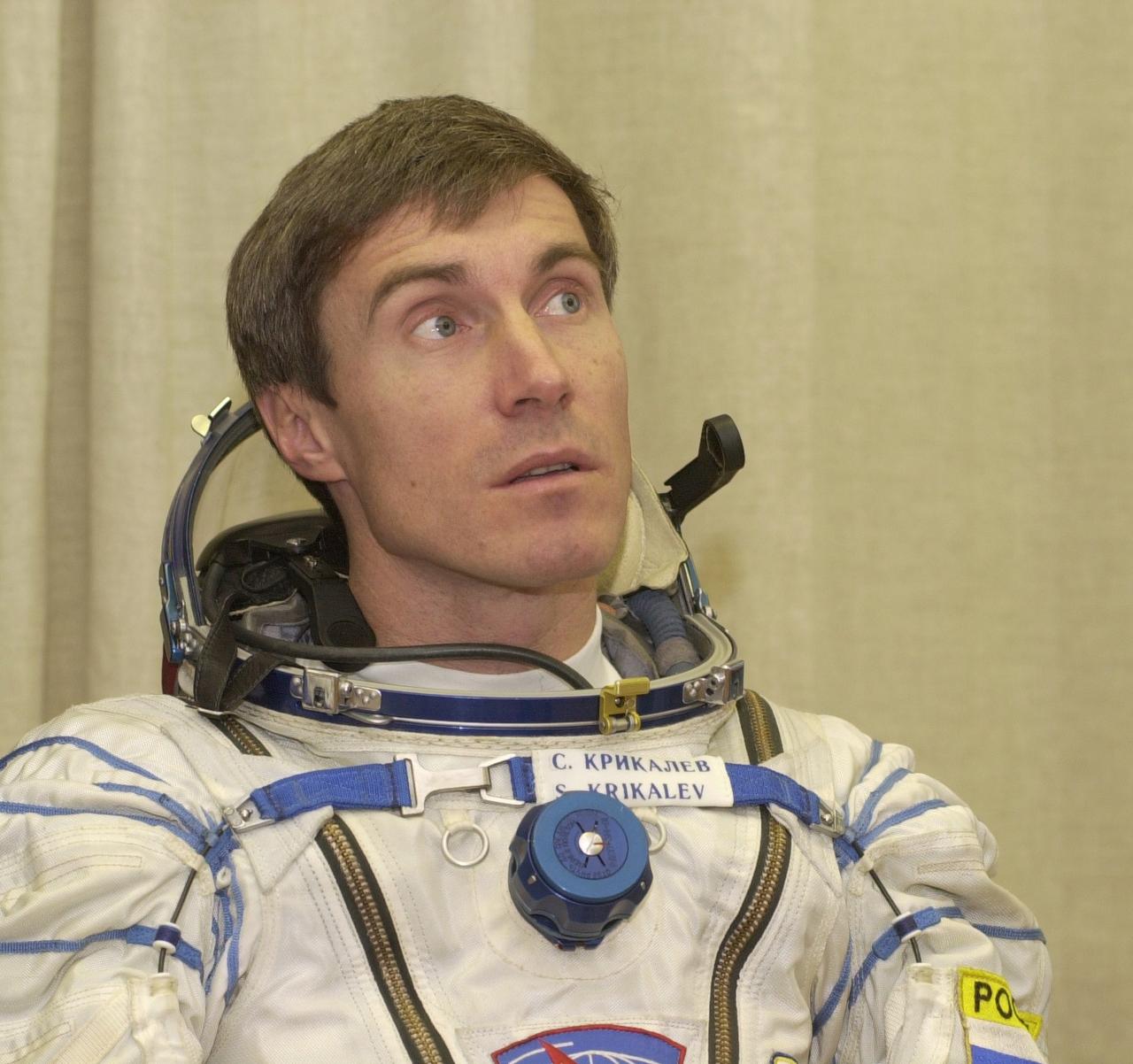 JSC2000-E-27085 (20 October 2000) --- Expedition 1 flight engineer Sergei K. Krikalev, wearing a Sokol suit, will soon join his crew mates in entering the Soyuz spacecraft for a &quot;dry run&quot; at Baikonur.  Out of frame are Expedition 1 commander William M. (Bill) Shepherd and Soyuz commander Yuri P. Gidzenko.