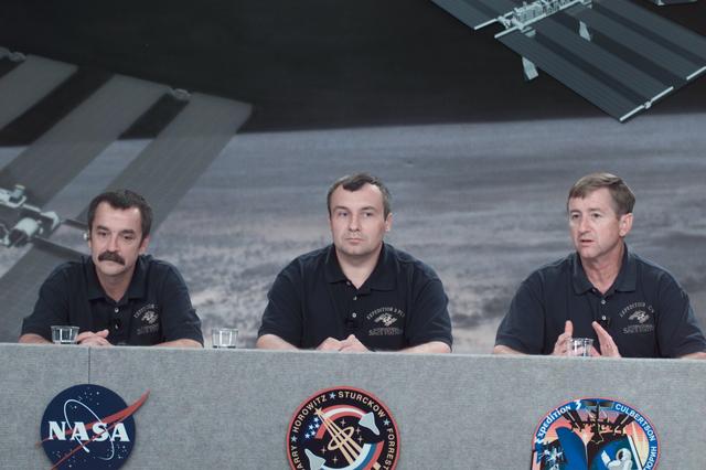 NASA image: STS-106 and Expedition 3 Briefing