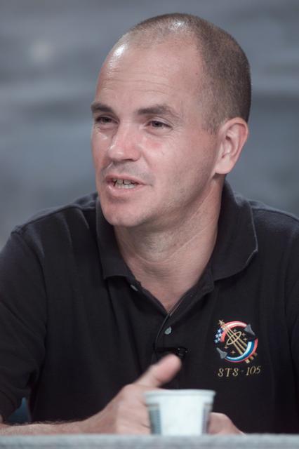 NASA image: STS-106 and Expedition 3 Briefing