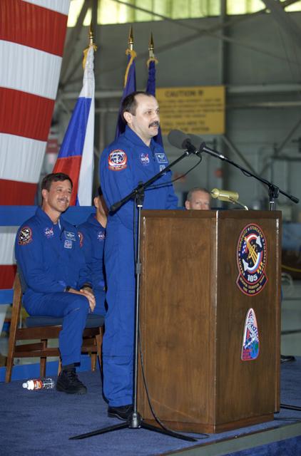 STS-105 Expedition 2 Return