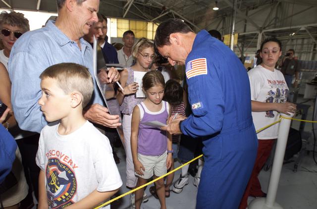 NASA image: STS-105 Expedition 2 Return