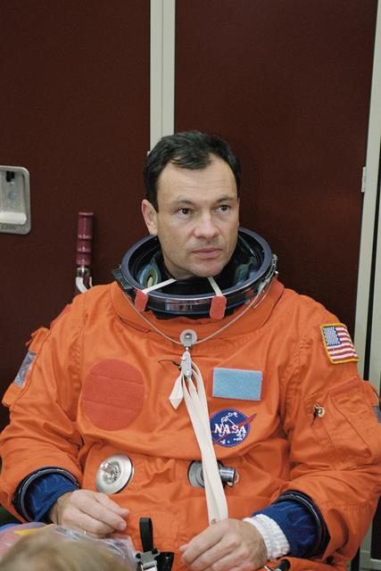 NASA image: Preflight coverage of STS-113 & Expedition Six during PRL ingress training