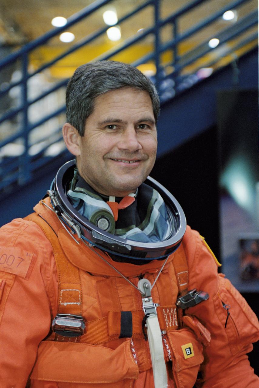 JSC2002-01743 (17 September 2002) --- Astronaut Paul S. Lockhart, STS-113 pilot, awaits the start of a training session in the Space Vehicle Mockup Facility at the Johnson Space Center (JSC). Lockhart is wearing a training version of the shuttle launch and entry suit.