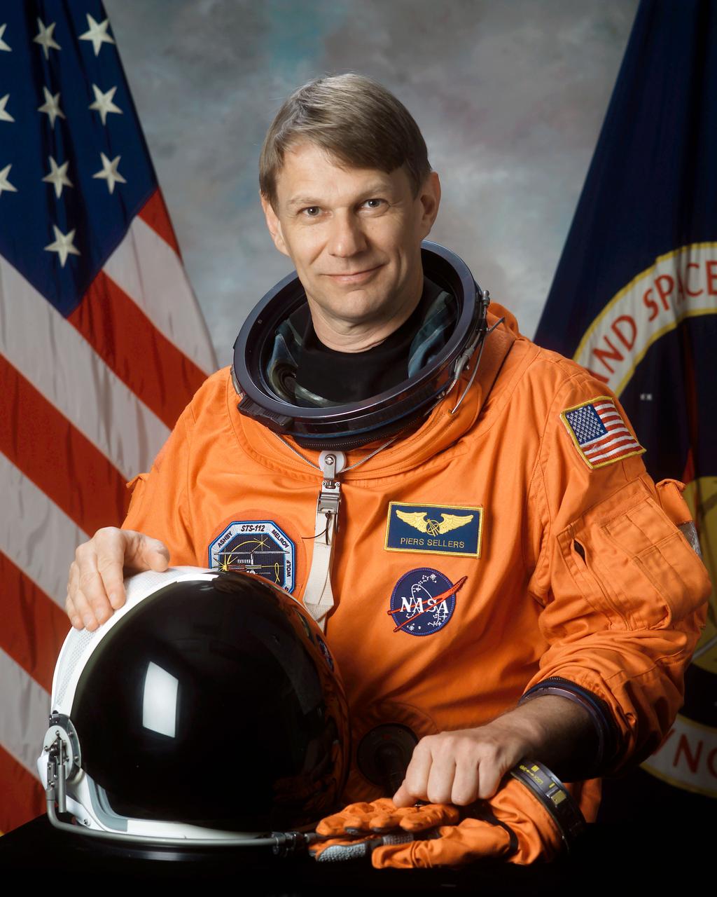 JSC2002-E-11030 (5 March 2002) --- Astronaut Piers J. Sellers, mission specialist