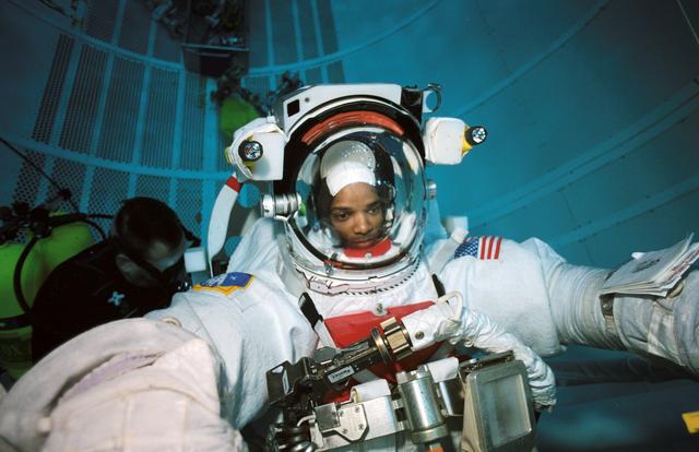 NASA image: Photographic coverage STS-116 crew training underwater in the NBL.
