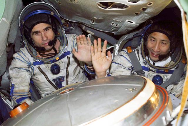 NASA image: Expedition 7 Preflight training at Star City