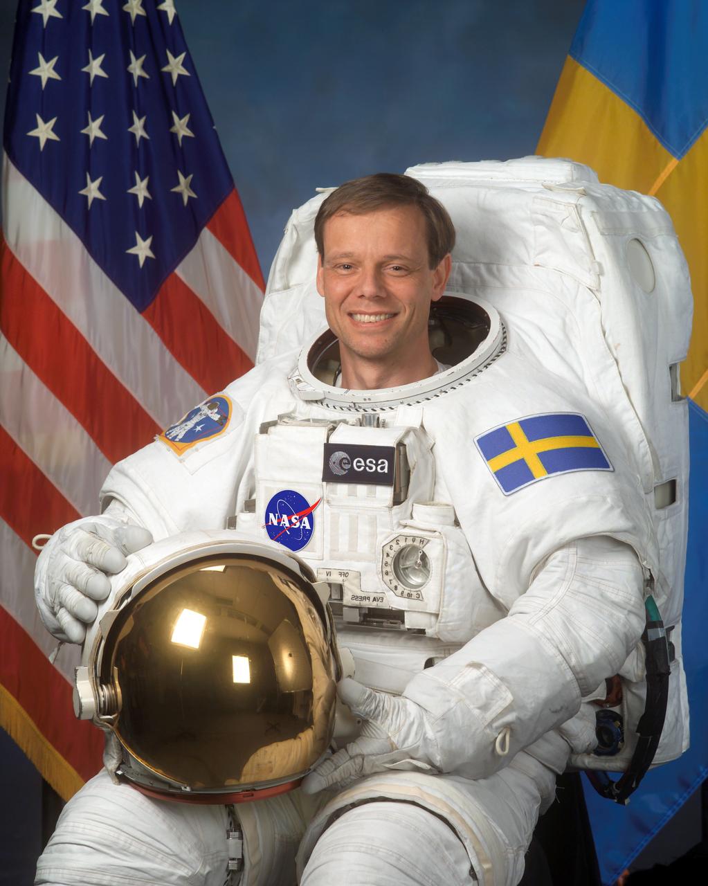 JSC2003-E-31749 (31 Jan. 2003) --- Astronaut Christer Fuglesang, mission specialist representing the European Space Agency (ESA)