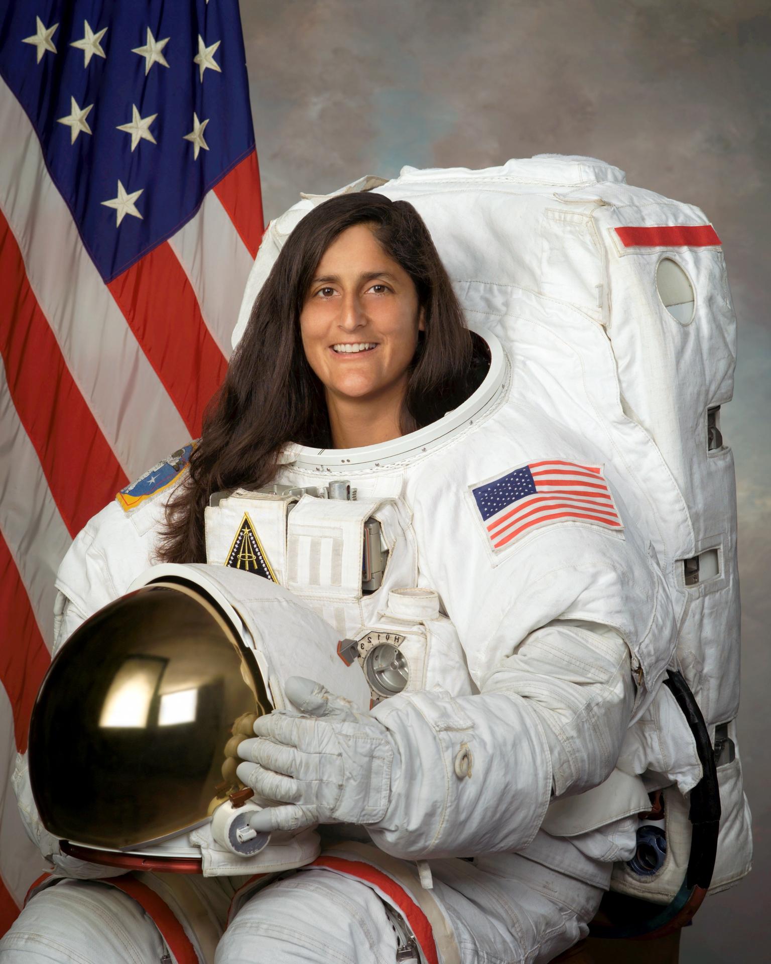 Official Portrait of Astronaut Sunita L. Williams