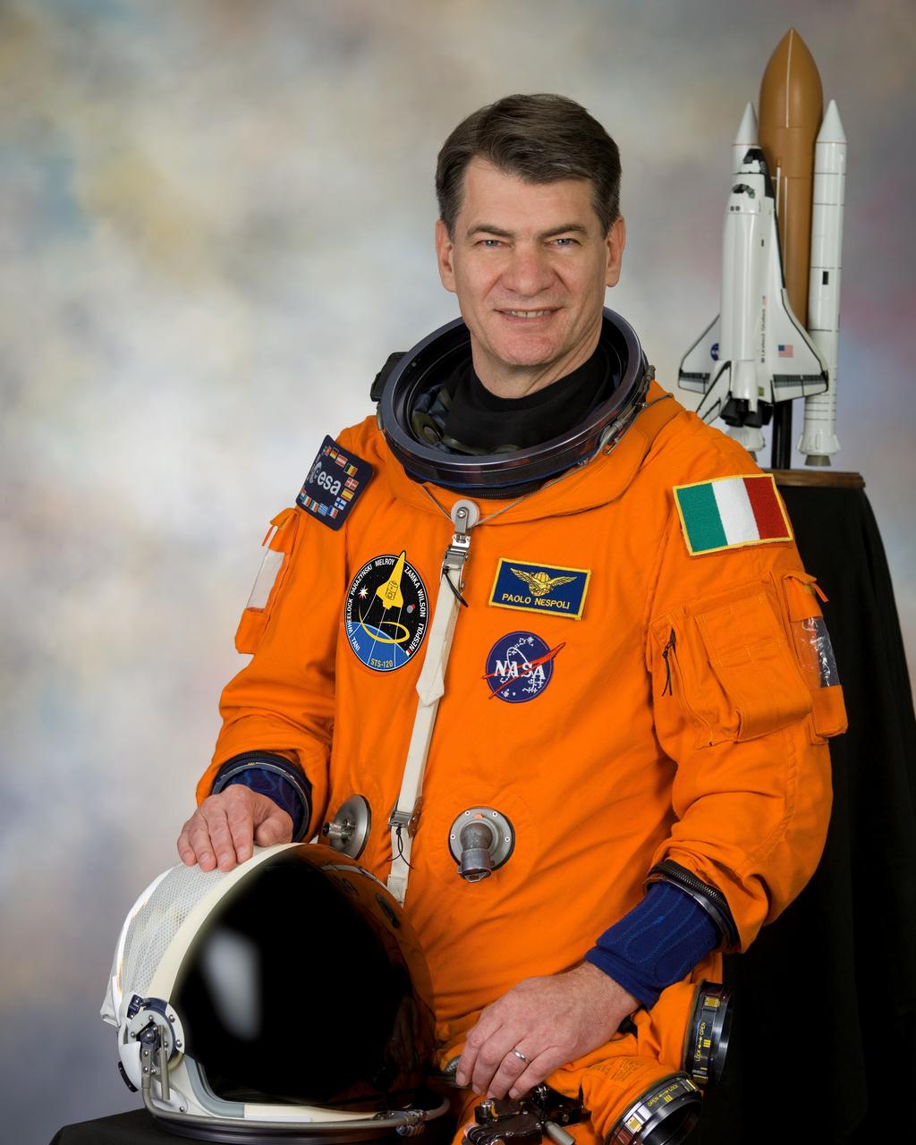 JSC2007-E-34564 (18 April 2007) --- Astronaut Paolo A. Nespoli, mission specialist representing the European Space Agency (ESA)