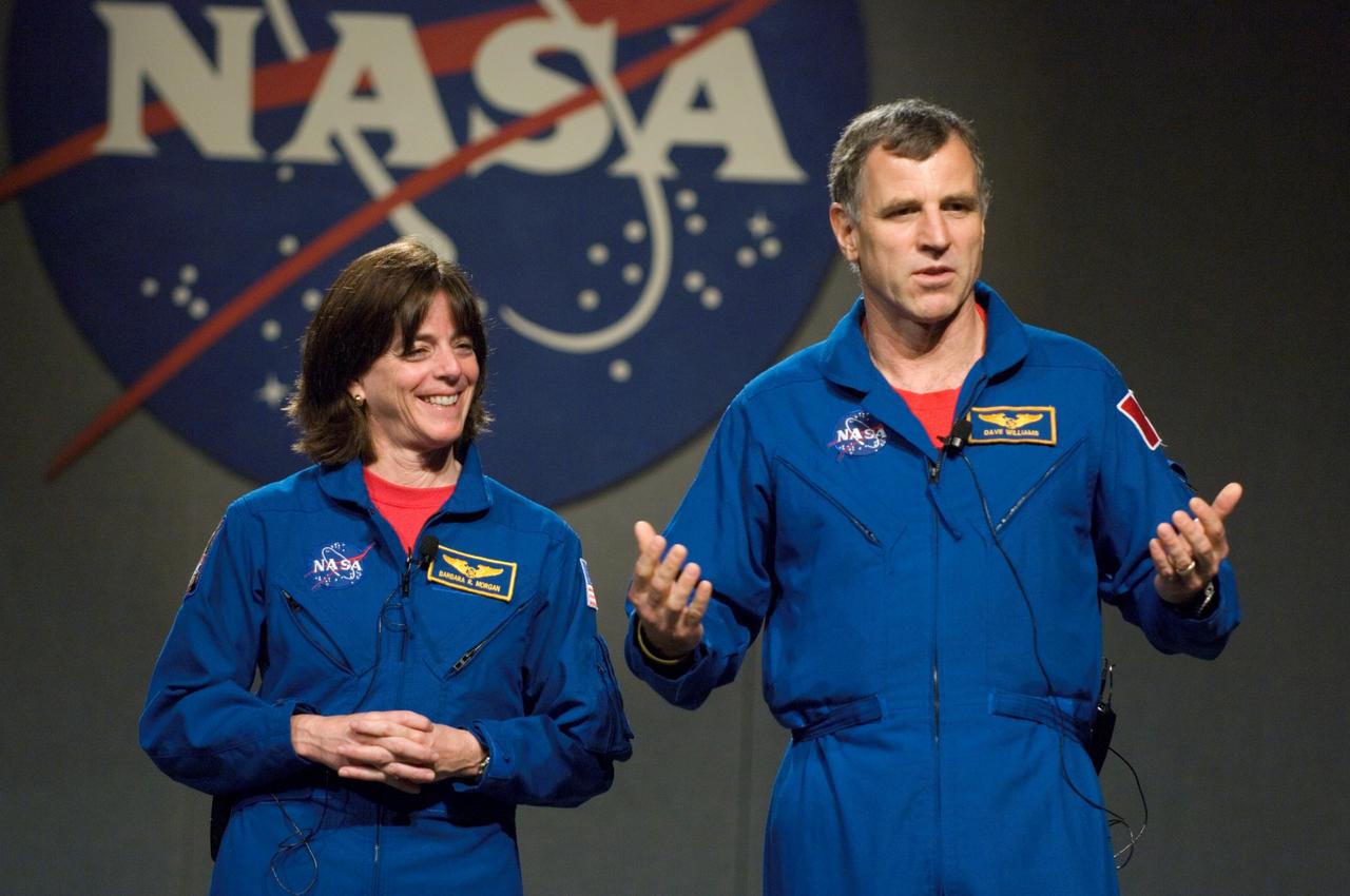 JSC2007-E-35091 (11 July 2007) --- Astronauts Barbara R. Morgan and Canadian Space Agency's Dave Williams, both STS-118 mission specialist, speak to an audience of students and media during a preflight education event in the Olin Teague Auditorium at the Johnson Space Center.