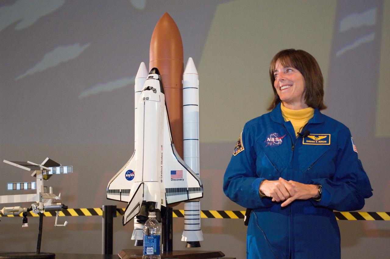 JSC2007-E-03703 (19 Jan. 2007) --- Barbara R. Morgan, educator astronaut, is pictured during a demonstration at Space Center Houston. Morgan has been named as a crew member for the STS-118 mission, scheduled to launch in the summer of 2007.