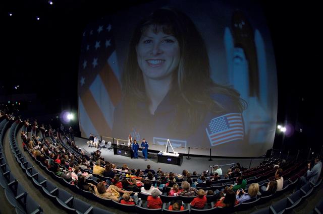 Meet an Astronaut Day at Space Center Houston with STS-118 astronauts