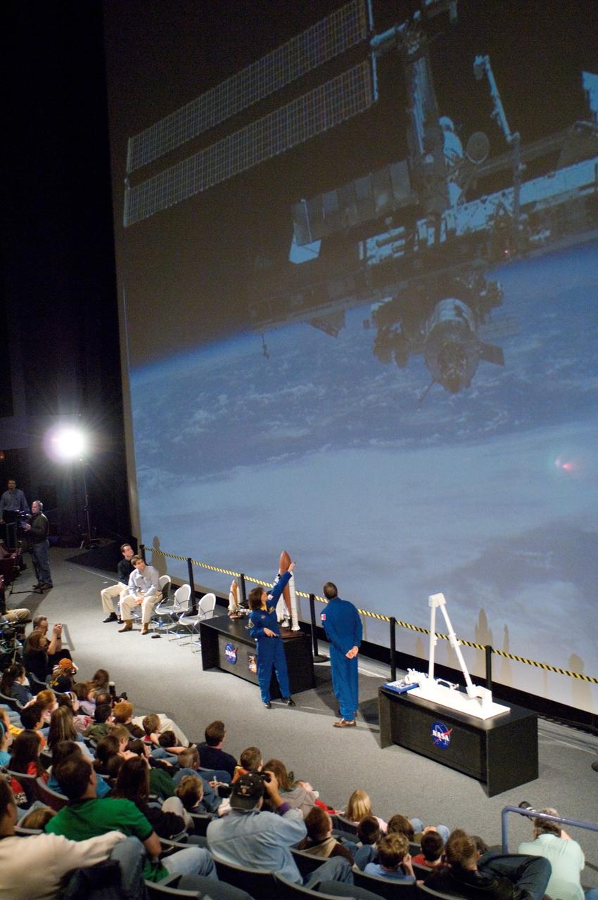 JSC2007-E-03777 (19 Jan. 2007) --- Educator astronaut Barbara R. Morgan and Canadian Space Agency astronaut Dafydd R. (Dave) Williams speak to an audience of students and media during a demonstration at Space Center Houston. Morgan and Williams have been named as crew members for the STS-118 mission, scheduled to launch in the summer of 2007.
