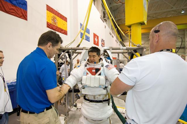 STS-120 crew during NBL training with Dan Tani