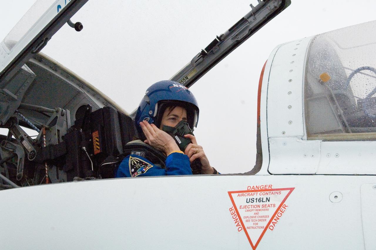 JSC2007-E-06387 (1 Feb. 2007) --- Astronaut Barbara R. Morgan, STS-118 mission specialist, prepares for a flight in a NASA T-38 trainer jet from Ellington Field near Johnson Space Center to Kennedy Space Center, Florida.