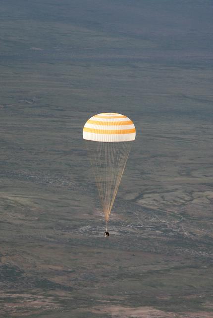 NASA image: Expedition 14 Landing