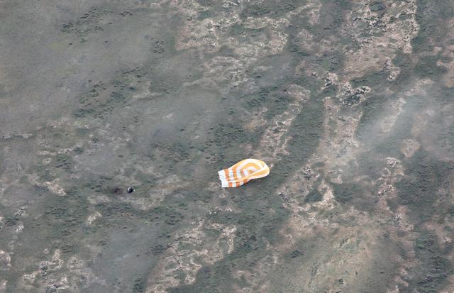 NASA image: Expedition 14 Landing