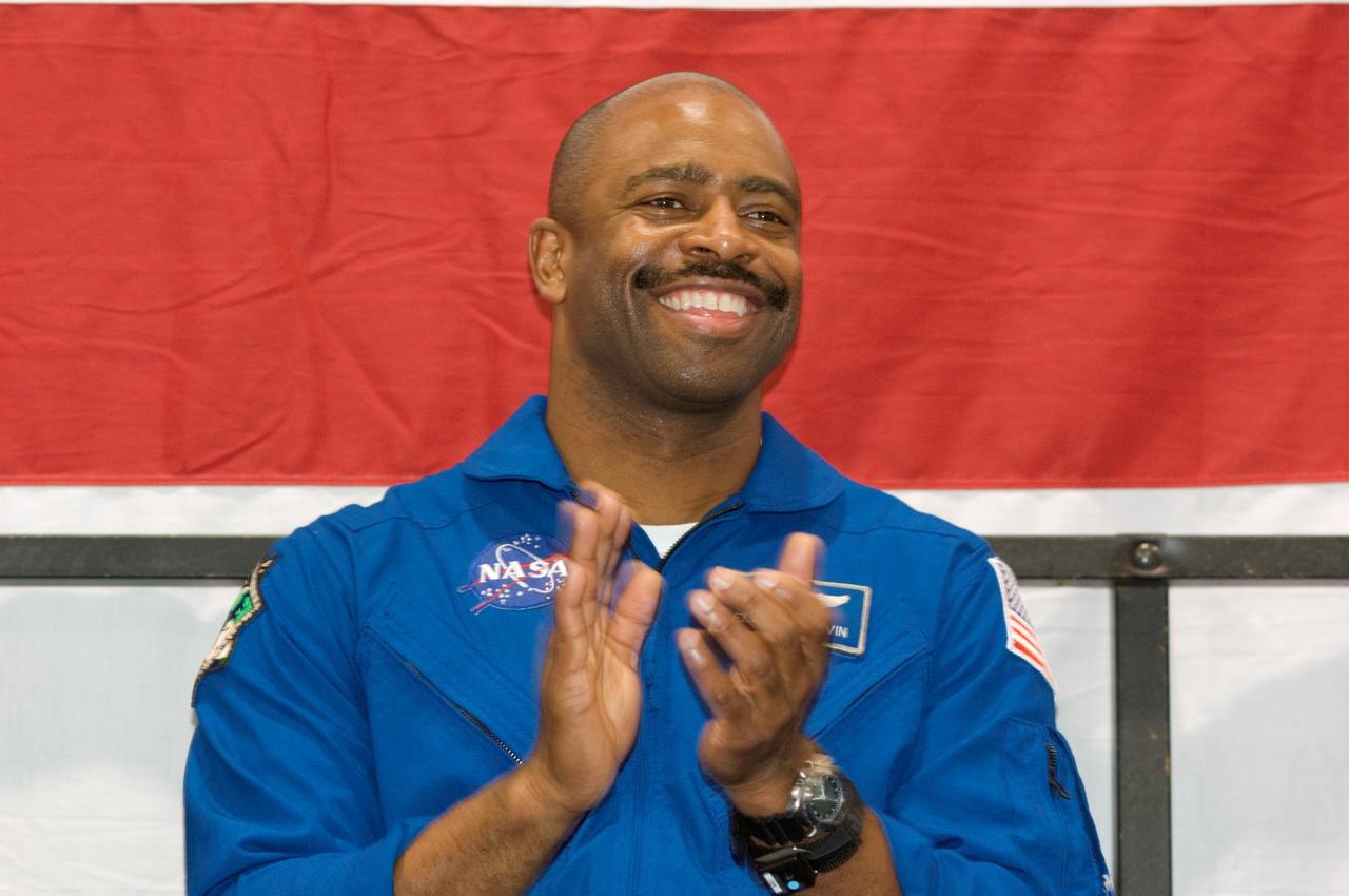 JSC2008-E-014959 (21 Feb. 2008) --- Astronaut Leland Melvin, STS-122 mission specialist, is pictured at the STS-122 crew return ceremony on Thursday, Feb. 21 in Ellington Field's Hangar 276 near Johnson Space Center.