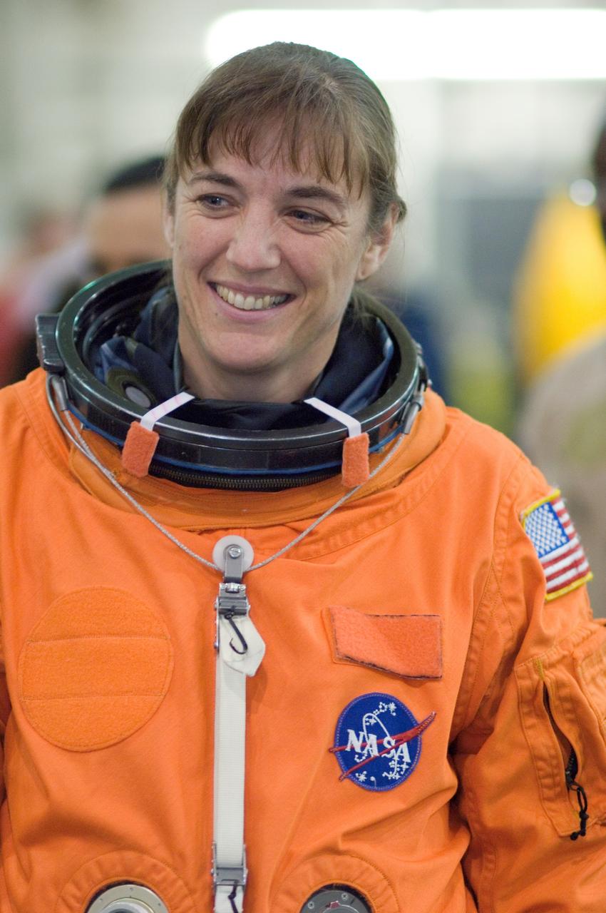 JSC2008-E-024345 (28 Feb. 2008) --- Attired in a training version of her shuttle launch and entry suit, astronaut Heidemarie M. Stefanyshyn-Piper, STS-126 mission specialist, awaits the start of a training session in the Space Vehicle Mockup Facility at Johnson Space Center.