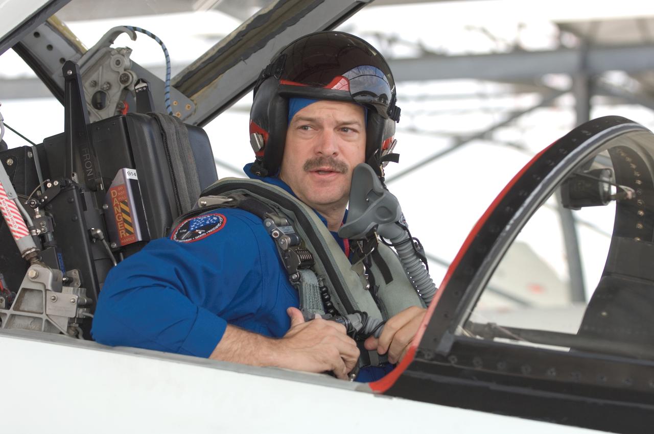 JSC2008-E-035365 (17 April 2008) --- Astronaut Scott D. Altman, STS-125 commander, prepares for a flight in a NASA T-38 trainer jet at Ellington Field near NASA's Johnson Space Center.