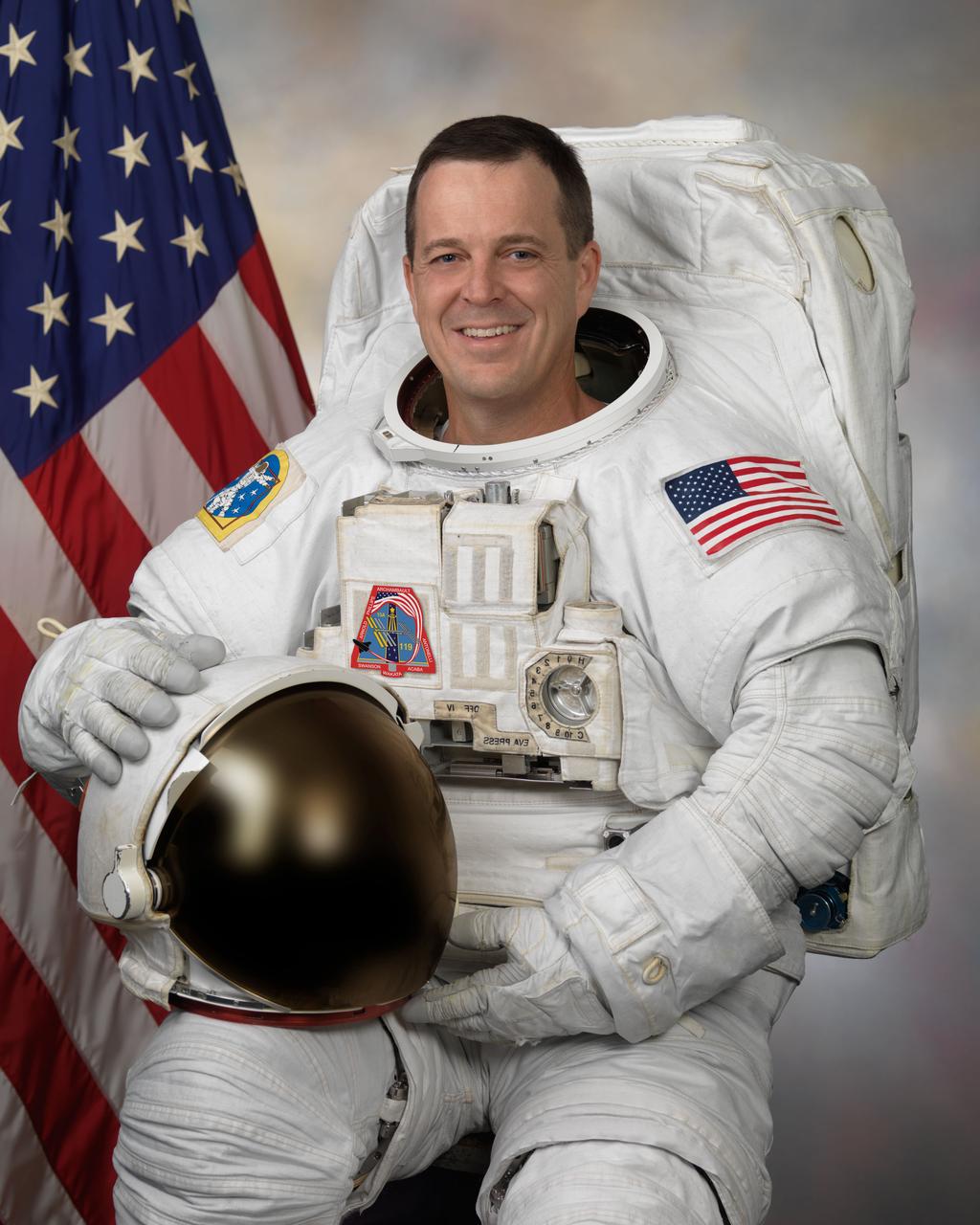 JSC2008-E-053106 (21 April 2008) --- Astronaut Richard Arnold, mission specialist