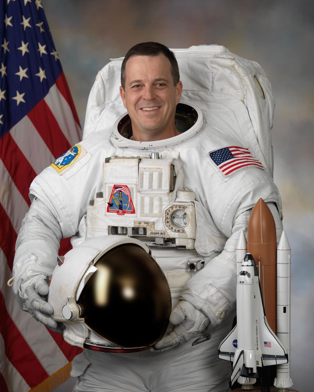 JSC2008-E-053108 (21 April 2008) --- Astronaut Richard Arnold, mission specialist