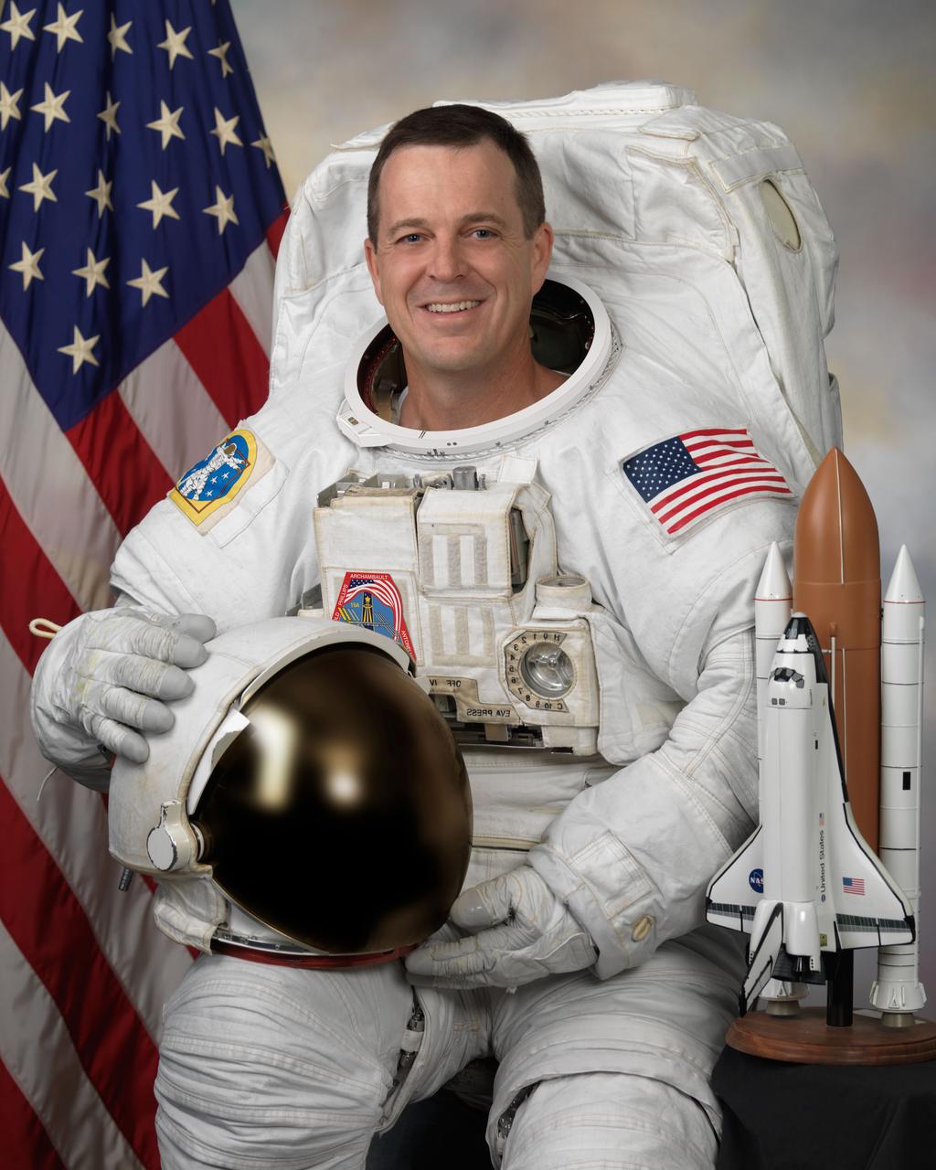 JSC2008-E-053109 (21 April 2008) --- Astronaut Richard Arnold, mission specialist