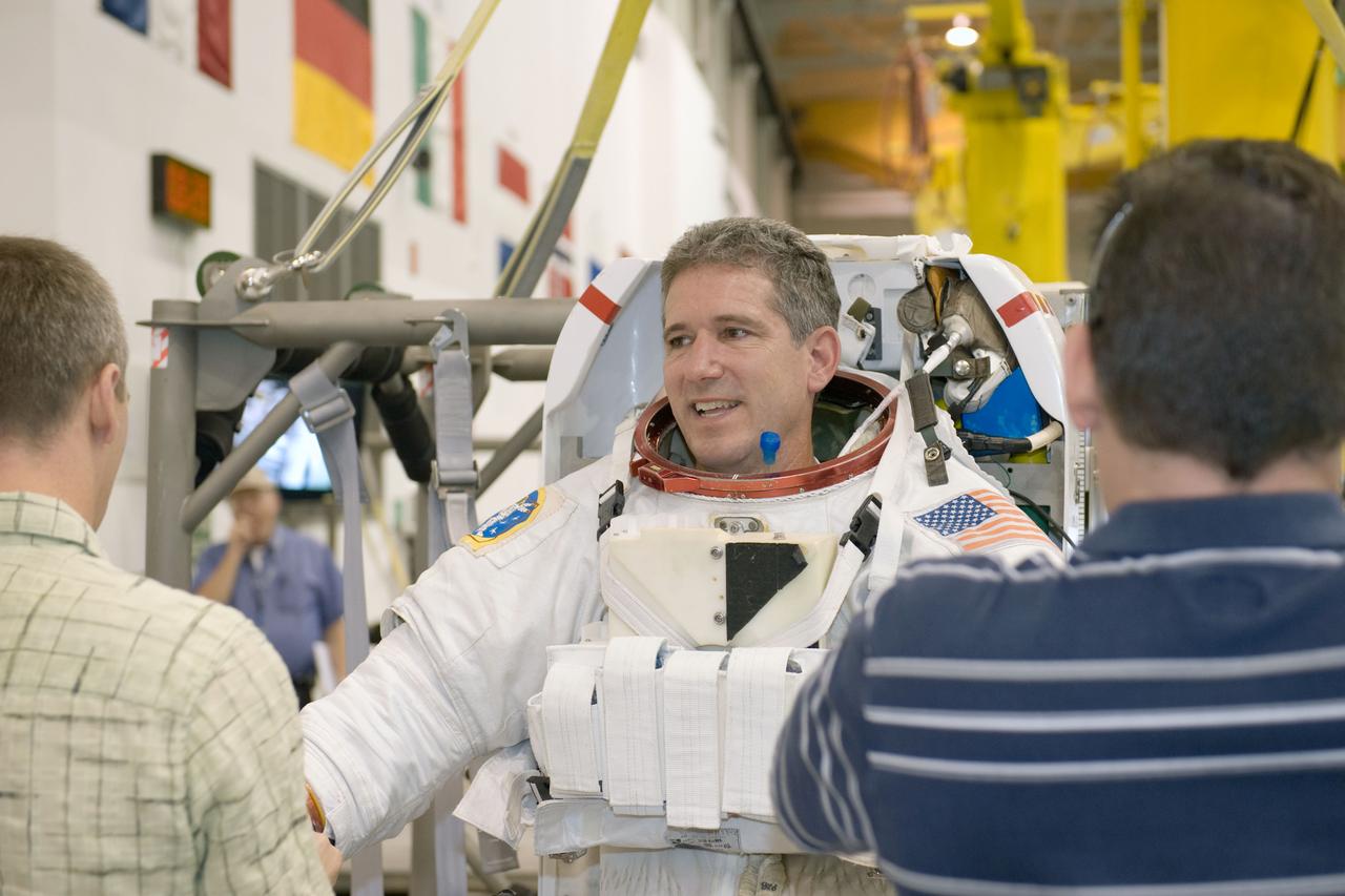 STS 125 crew training. Astronauts Massimino and Good