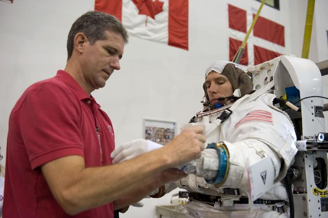 NASA image: STS-125 crew training. Astronauts Grunsfeld and Feustel