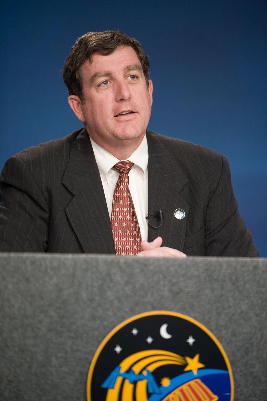 PHOTO DATE:  11-17-08 LOCATION:  Bldg 2N, 212 SUBJECT: Photographic support for Media Services:  Photograph STS-126 Flight Day 3 Mission Status Briefing. PHOTOGRAPHER: JAMES  BLAIR